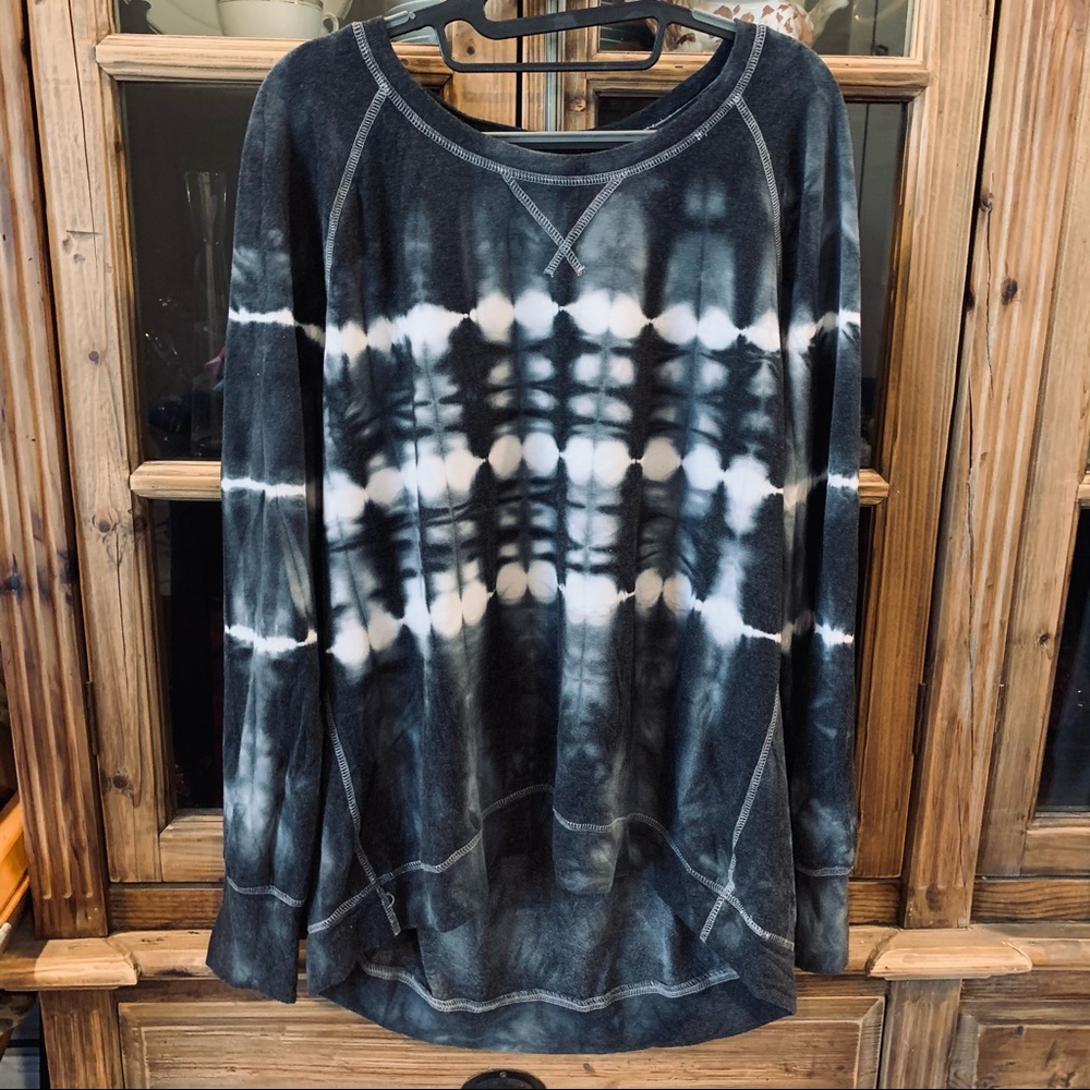 Black & white Tie-dye comfy shirt